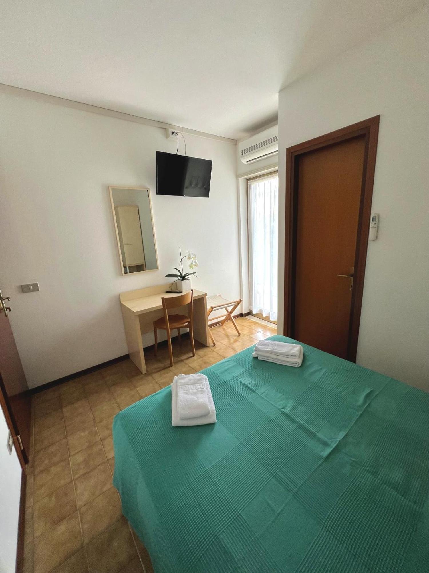 Pensione Ornella Lignano Sabbiadoro Luaran gambar